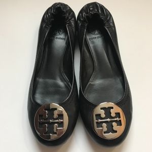 Tory Burch black w silver logo flats size 6.5